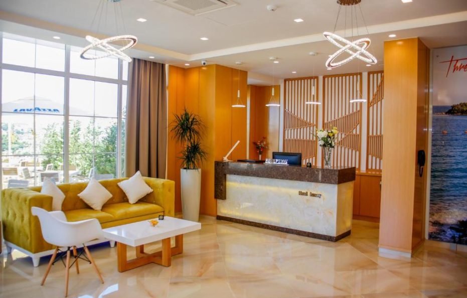 Deluxe Double Room with Balcony – Ground Floor