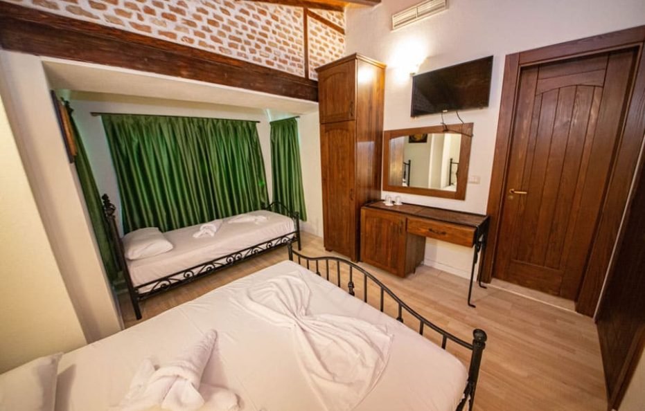 ECONOMY TRIPLE ROOM WITHOUT BALCONY