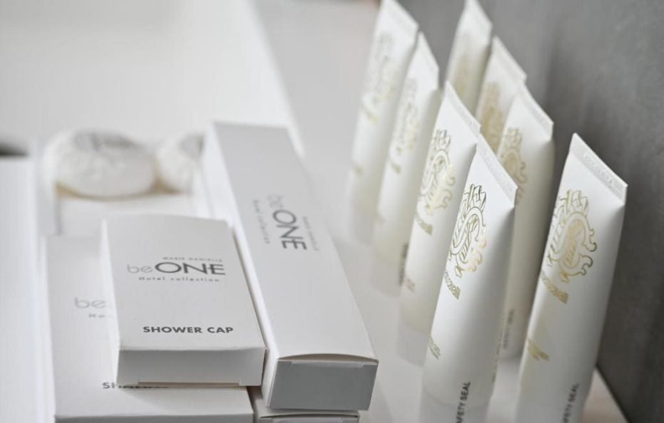 Deluxe room with side sea view