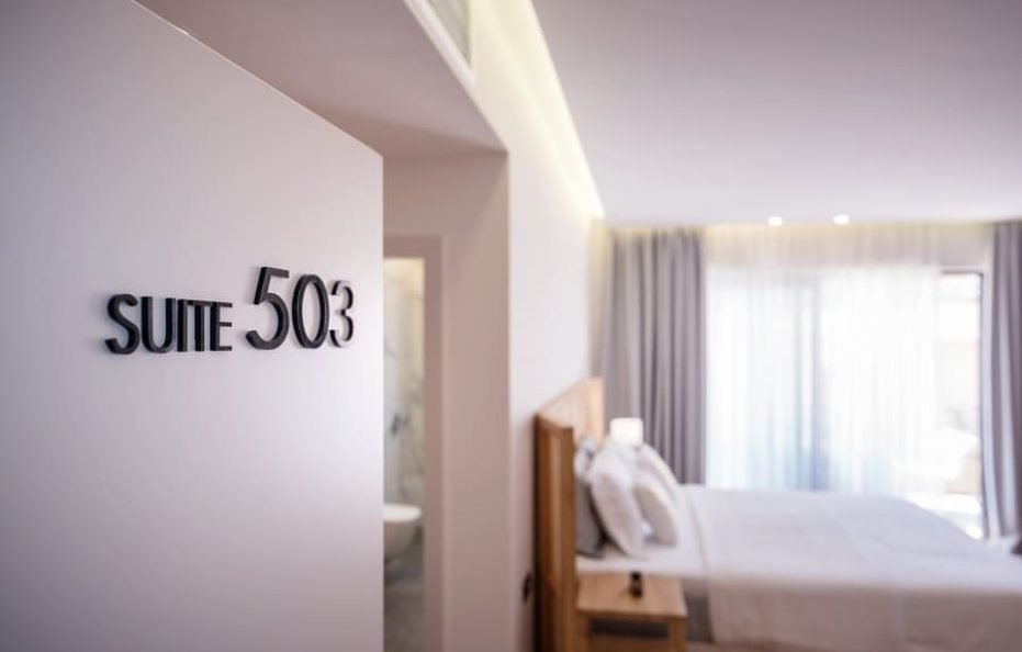 Deluxe Suite With Balcony and Side Sea View