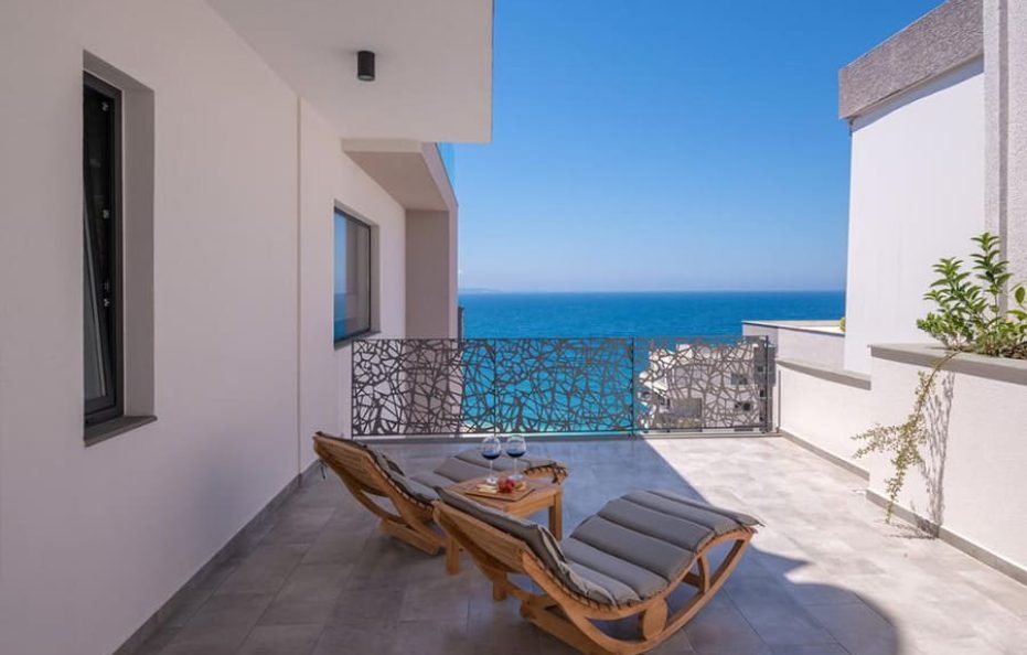 Deluxe Suite With Terrace and Sea View