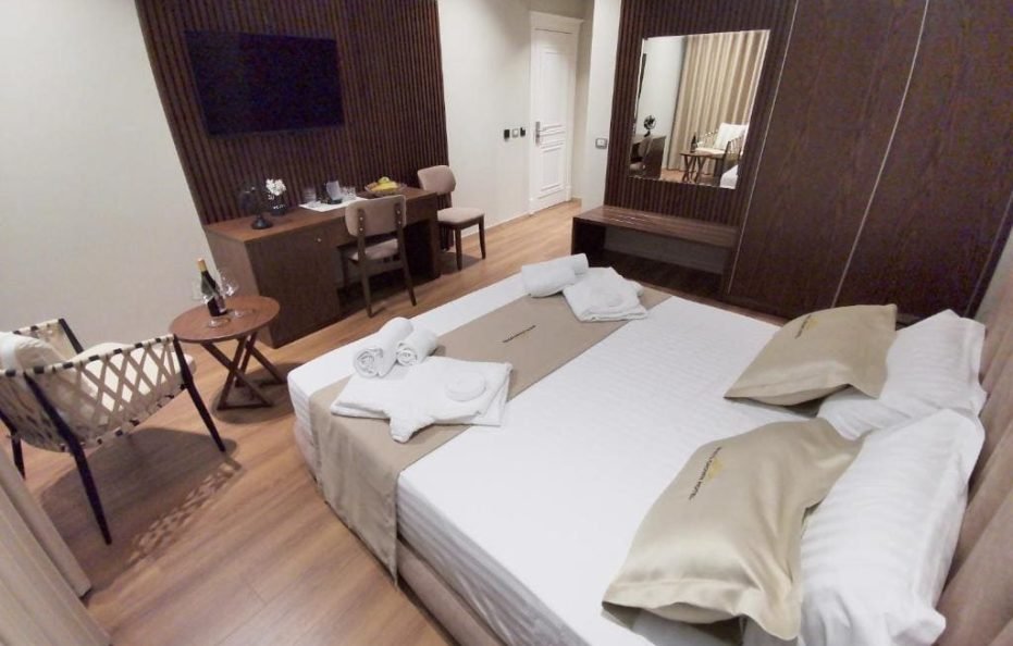 Luxury room with jacuzzi