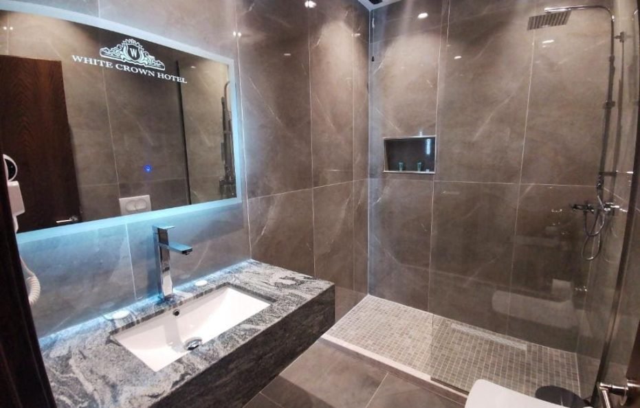 Luxury room with jacuzzi