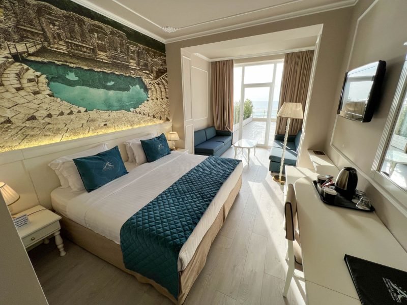 EXECUTIVE ROOMS WITH TERRACE & SEA VIEW