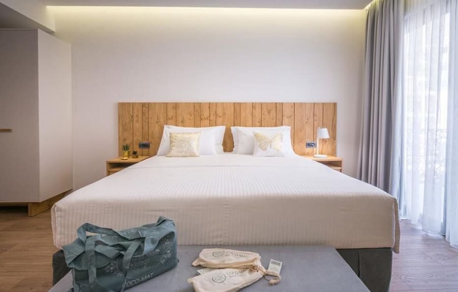 Family Room With Balcony and Side Sea View