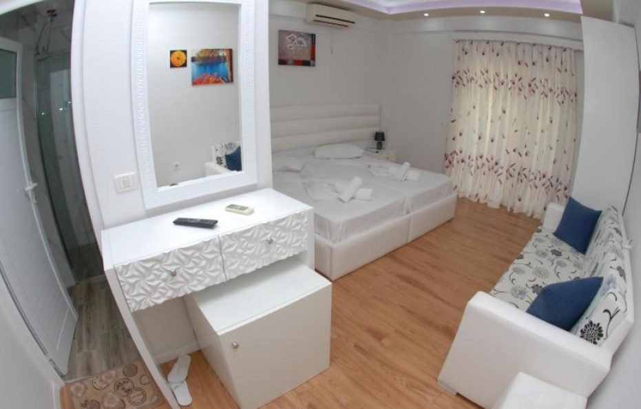 Double/Twin Room with Sea View