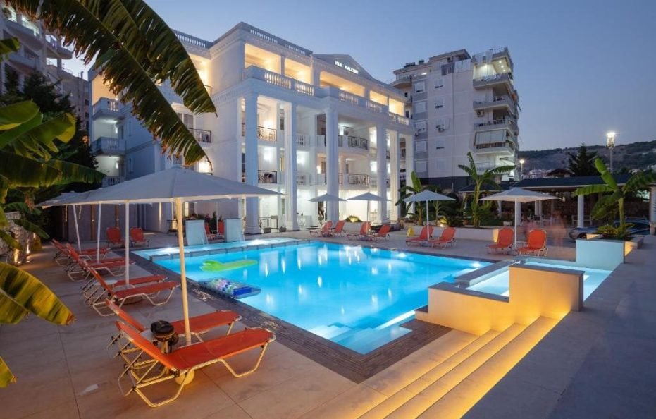 Deluxe Twin Comfort Garden/City View