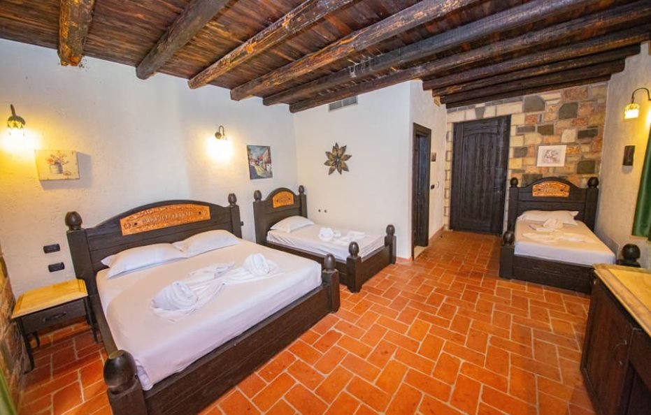 QUADRUPLE ROOM WITH BALCONY AND SEASIDE VIEW