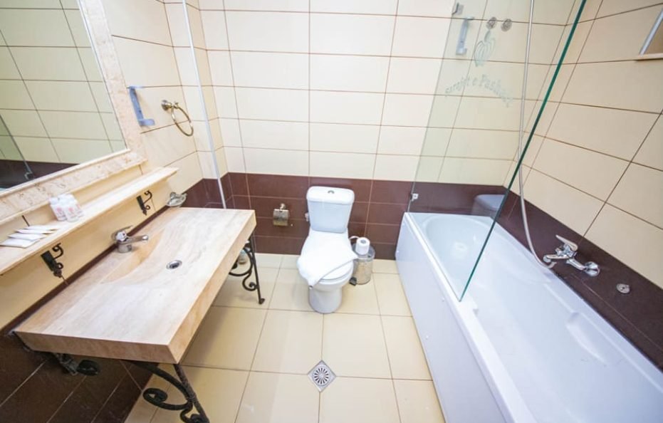 QUADRUPLE ROOM WITH BALCONY AND SEASIDE VIEW