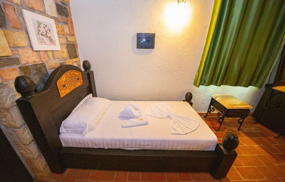 QUADRUPLE ROOM WITH BALCONY AND SEASIDE VIEW