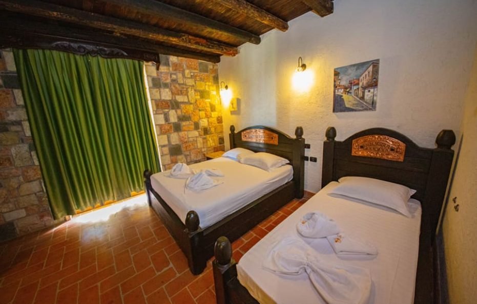 QUADRUPLE ROOM WITH BALCONY AND SEASIDE VIEW