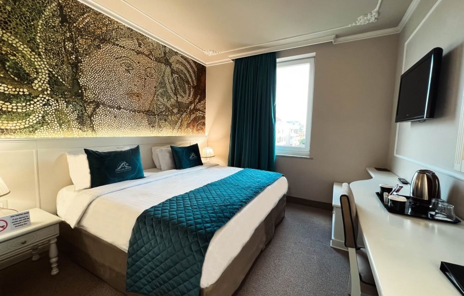 STANDARD ROOMS WITH PARTIAL SEA VIEW WITHOUT BALCONY