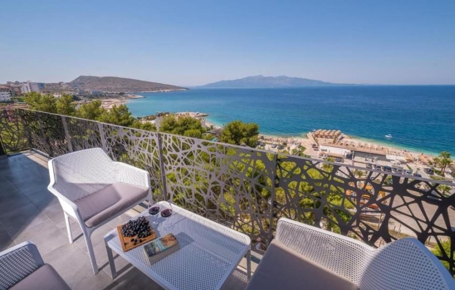 Superior Suite With Balcony and Sea View