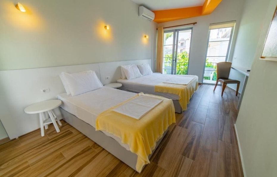 Triple Room with Balcony