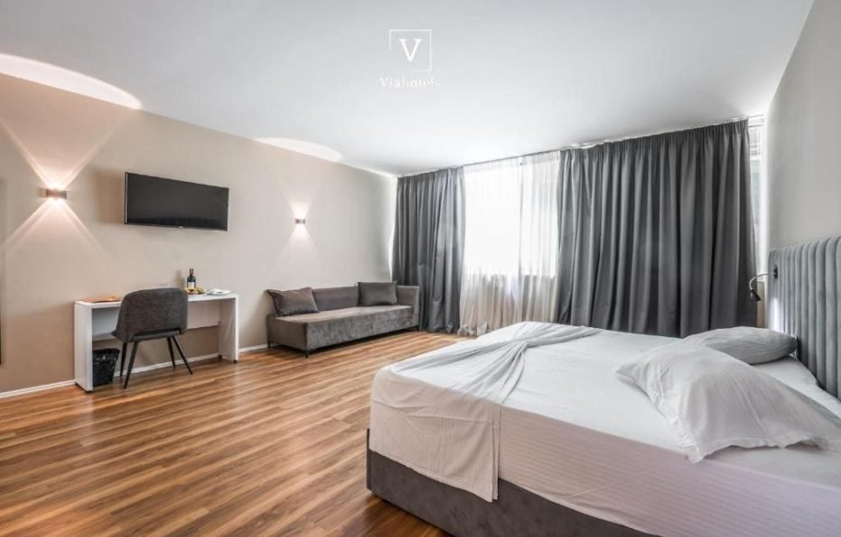 Triple Room with City View