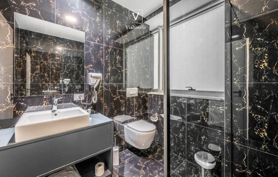 Triple Room with City View