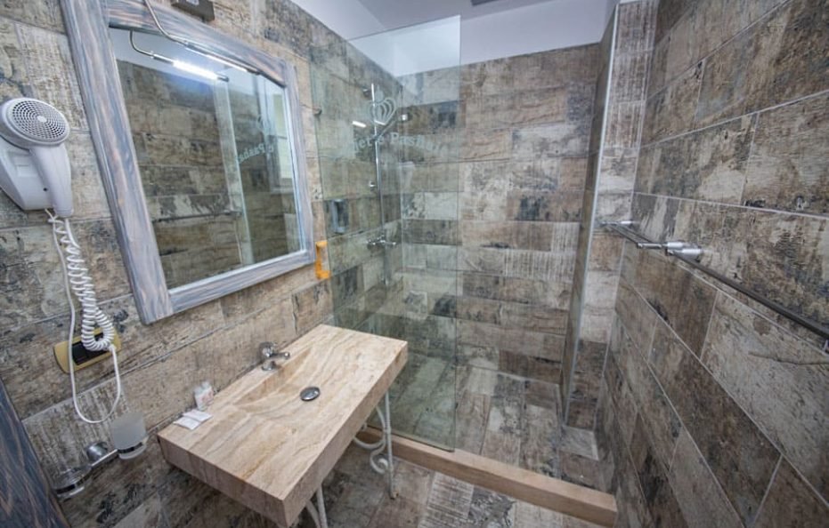 TRIPLE ROOM WITH BALCONY SEASIDE VIEW