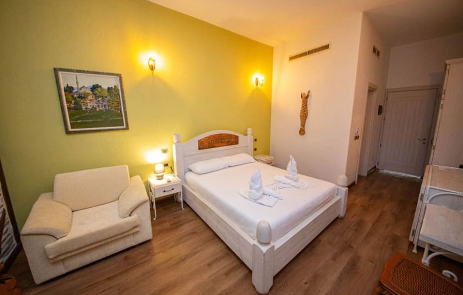 TRIPLE ROOM WITH BALCONY SEASIDE VIEW