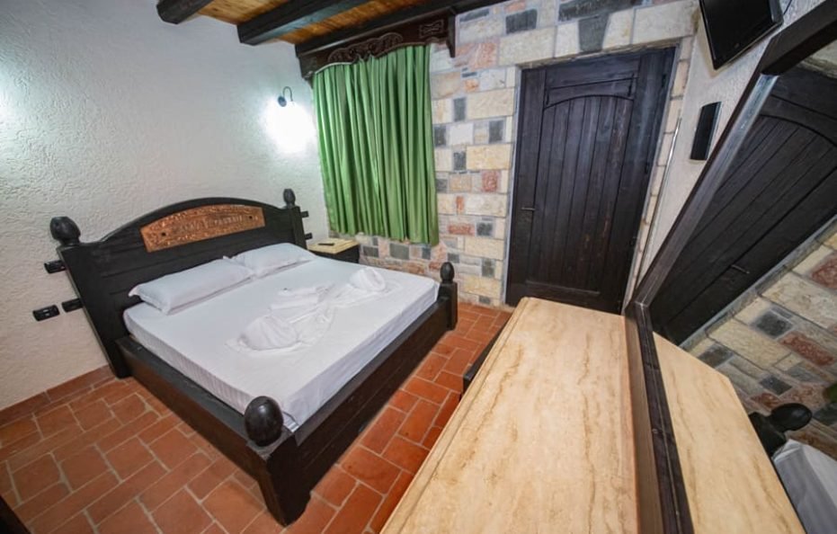 TRIPLE ROOM WITH VERANDA AND POOL VIEW