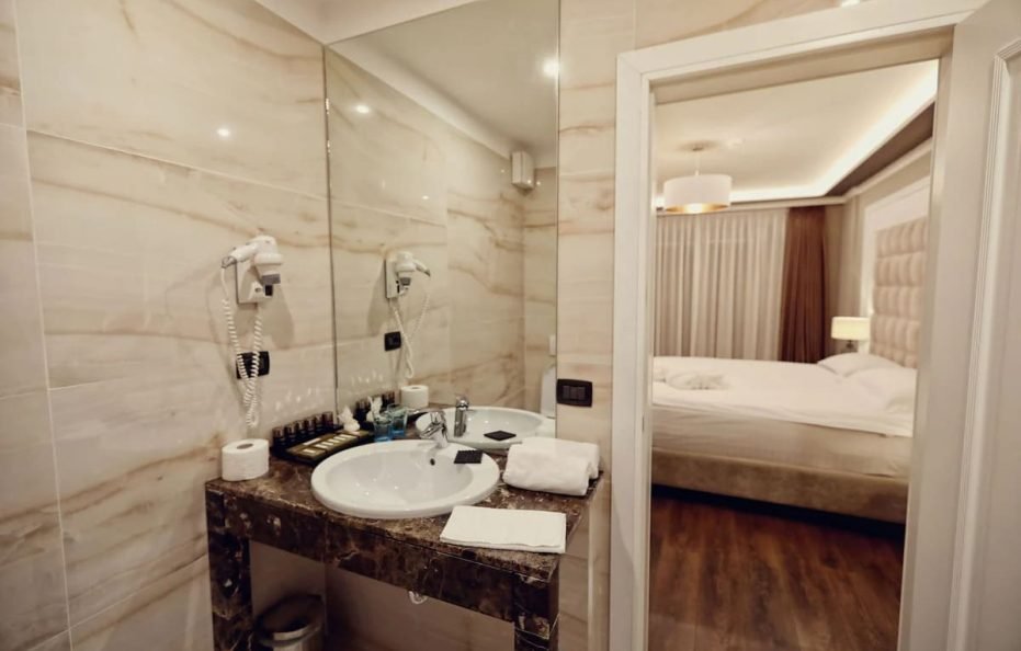 Single Standard Land View