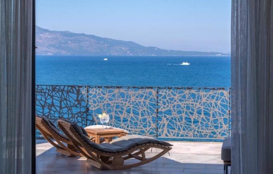 Glow Suite With Terrace and Sea View