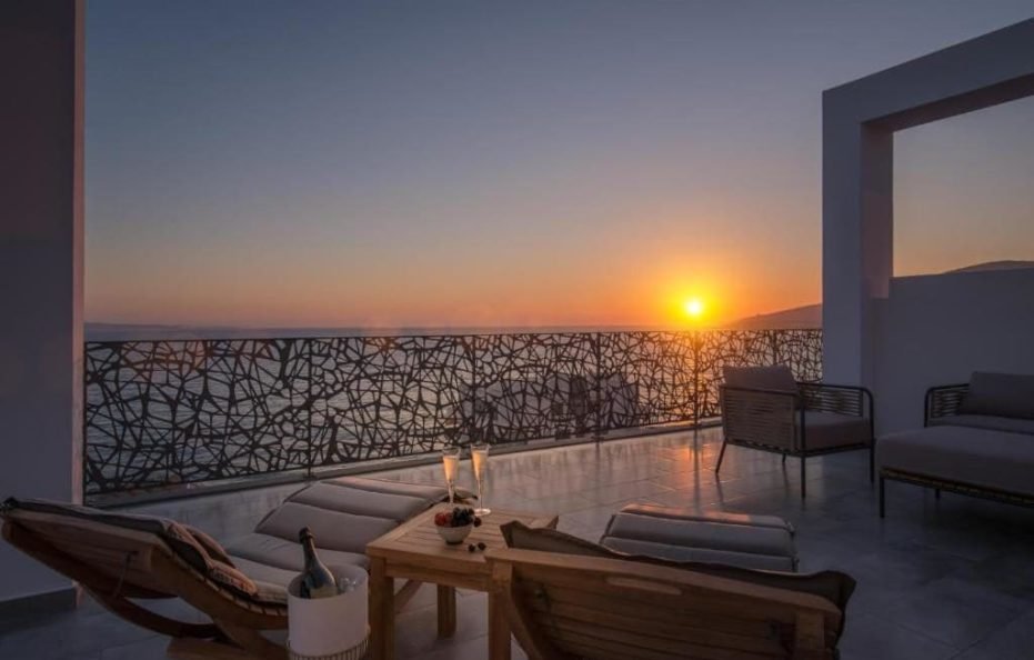 Glow Suite With Terrace and Sea View