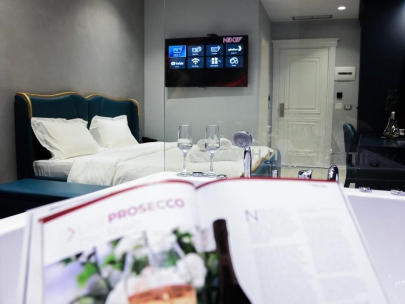 Luxury room with jacuzzi