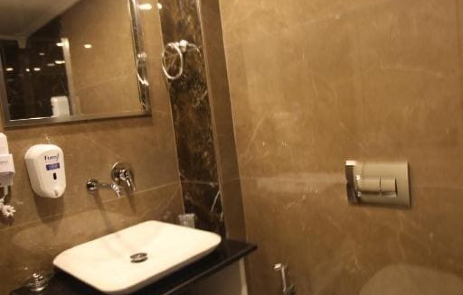 Duplex Family Room With Balcony