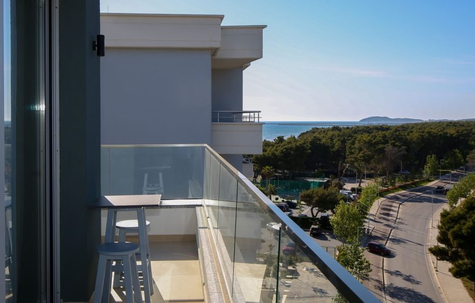 Deluxe Suite With Balcony and Sea View