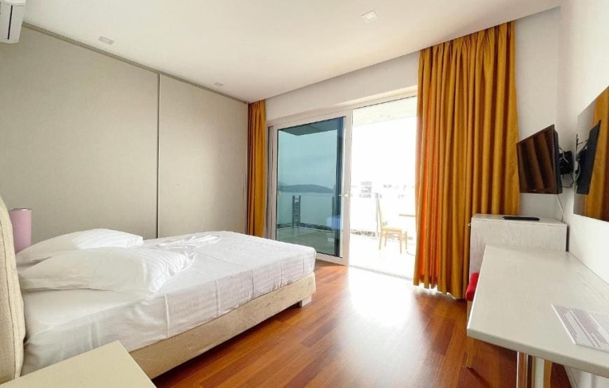 Suite with Sea View