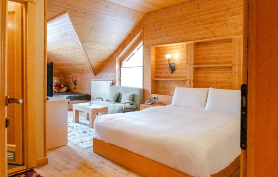 Room “E Bukura e dheut”