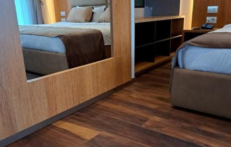 Triple Room Hill-View