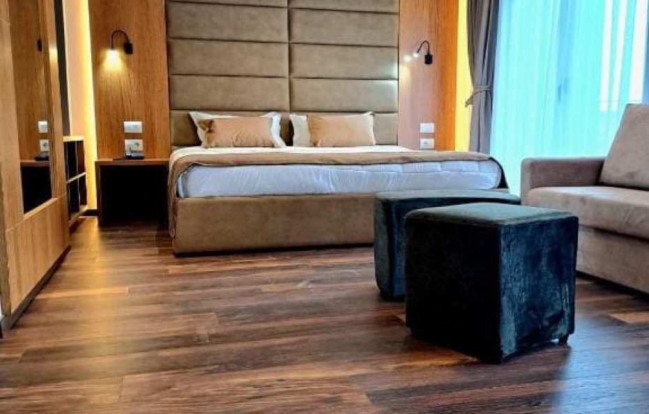 Triple Room Hill-View