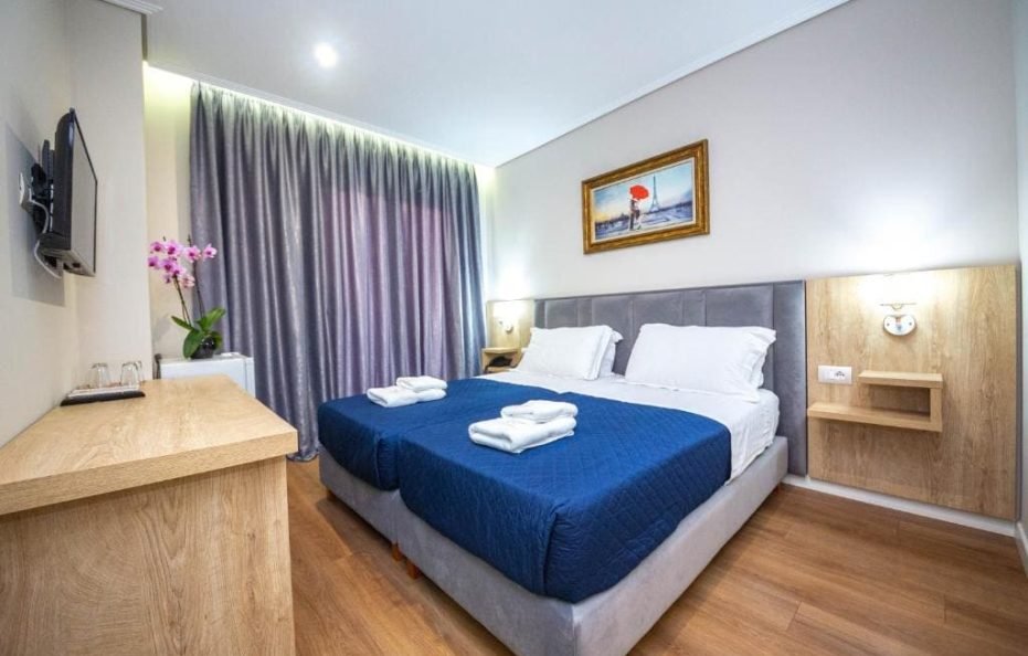 Family Room with balcony