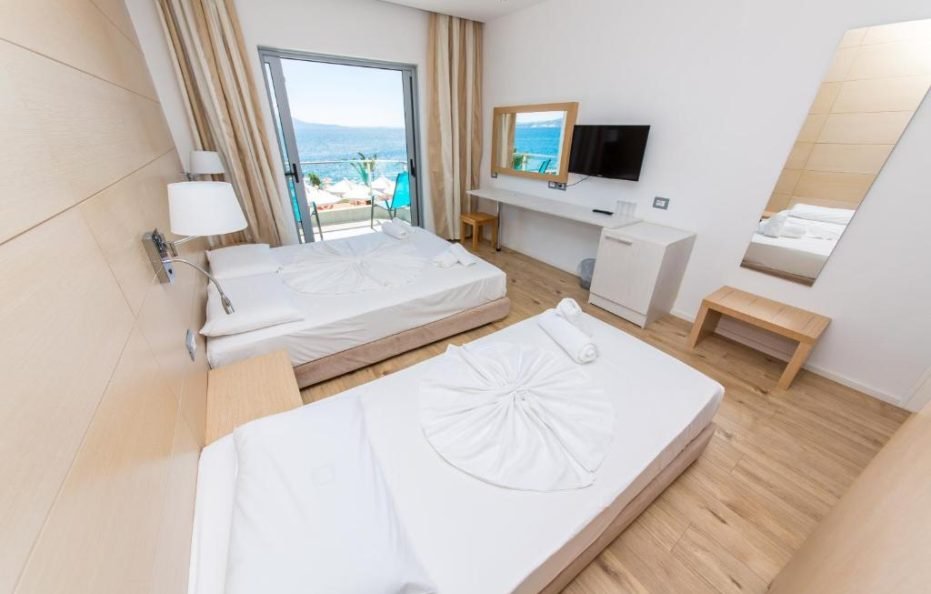 TRIPLE Room Sea View
