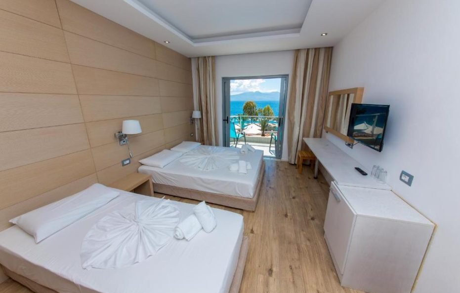TRIPLE Room Sea View