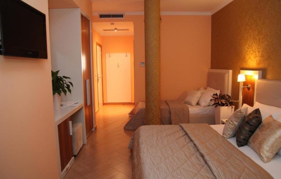 Standard Triple Room with Balcony SV