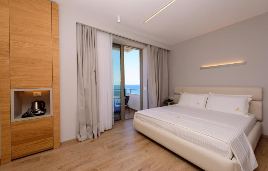 DOUBLE ROOM WITH SEA VIEW