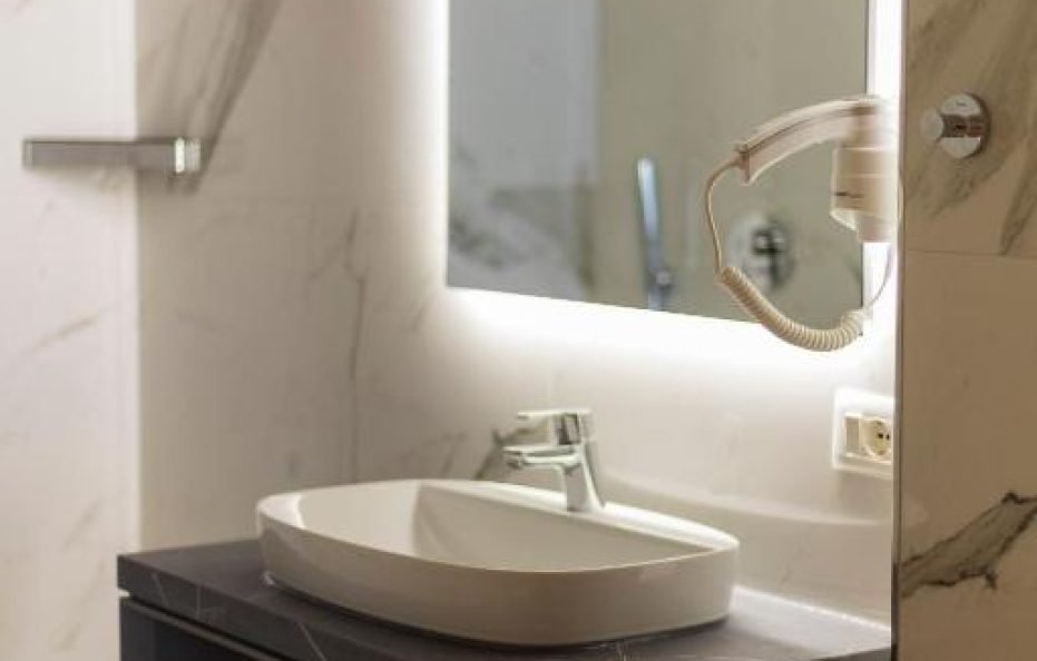 Superior King Room Rock View