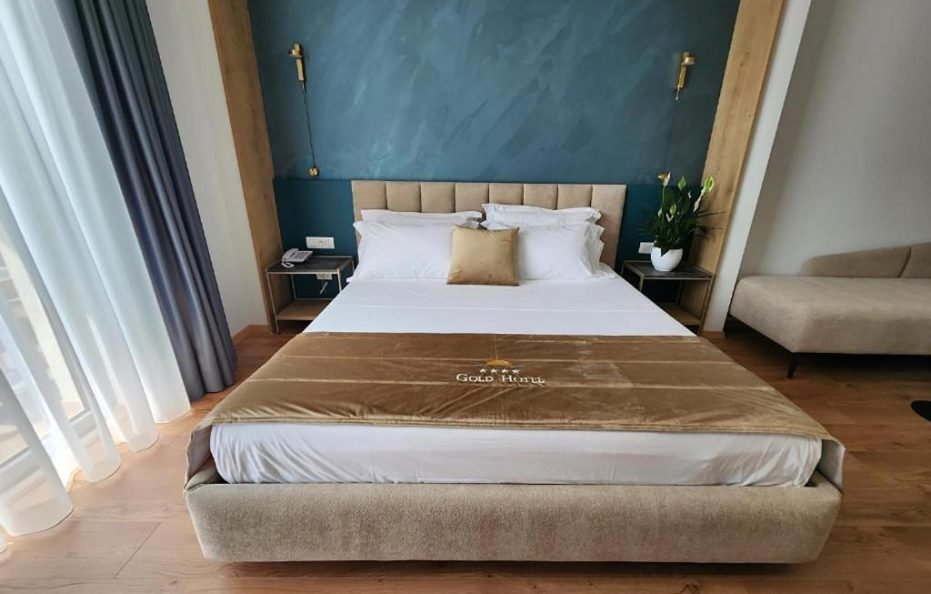 Superior Triple Room with Balcony SV