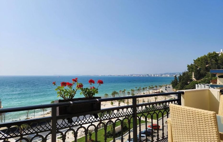 Superior Triple Room with Balcony SV