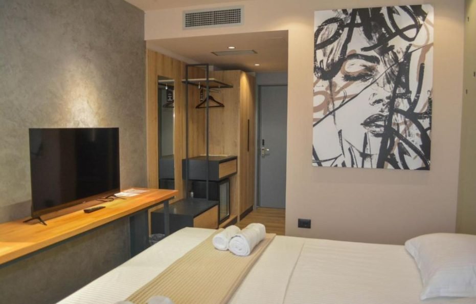 Deluxe Double with Pool View