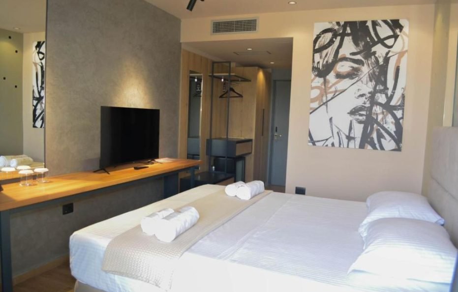 Deluxe Double with Pool View