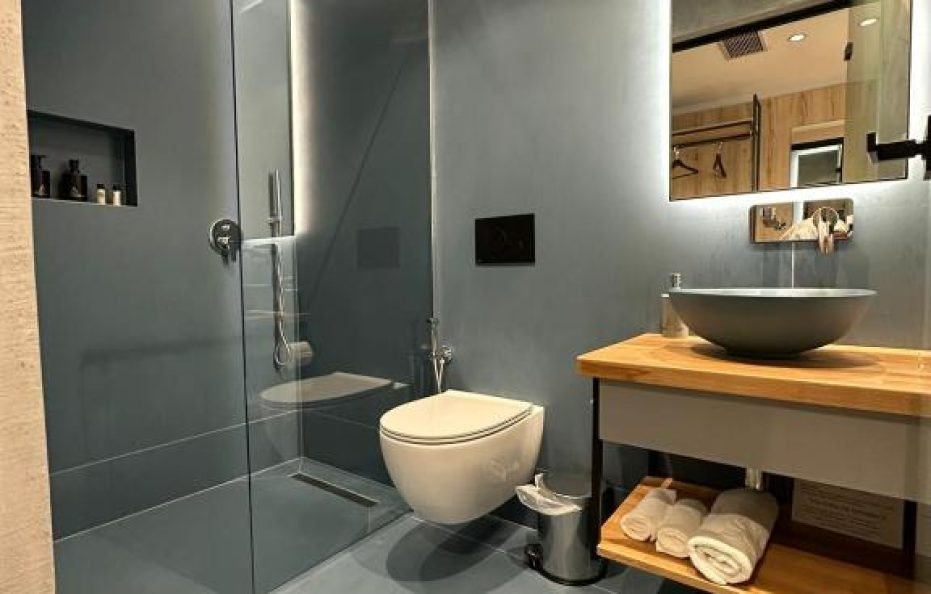 Deluxe Double with Pool View