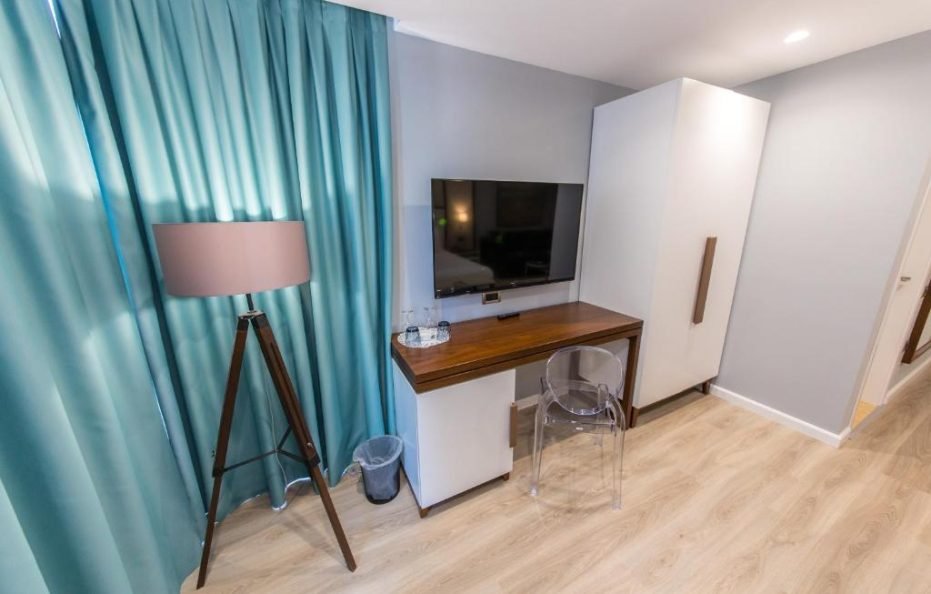 Superior room with partial sea view