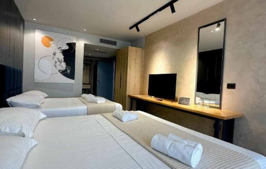 Deluxe Triple with balcony Sea View