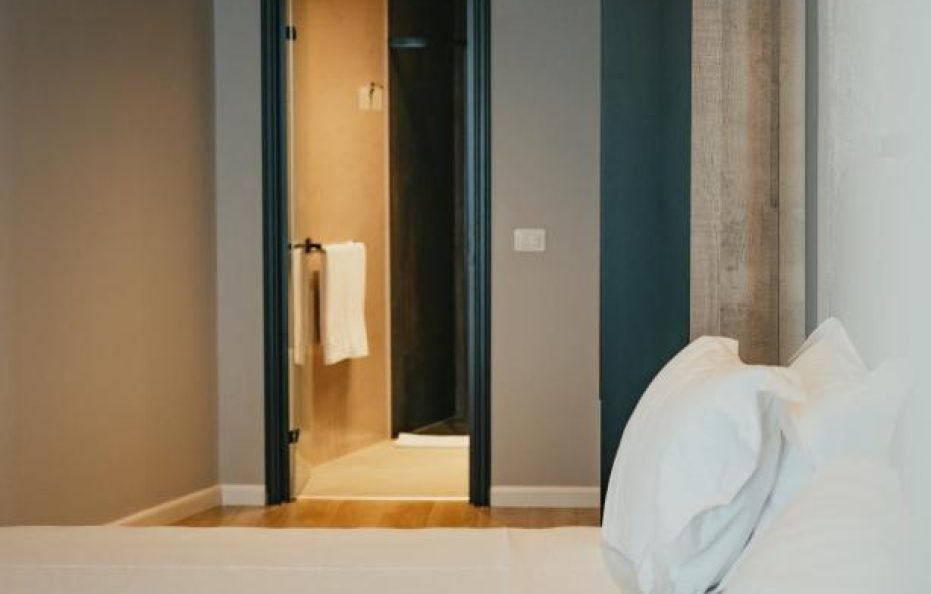 Superior King Room Rock View