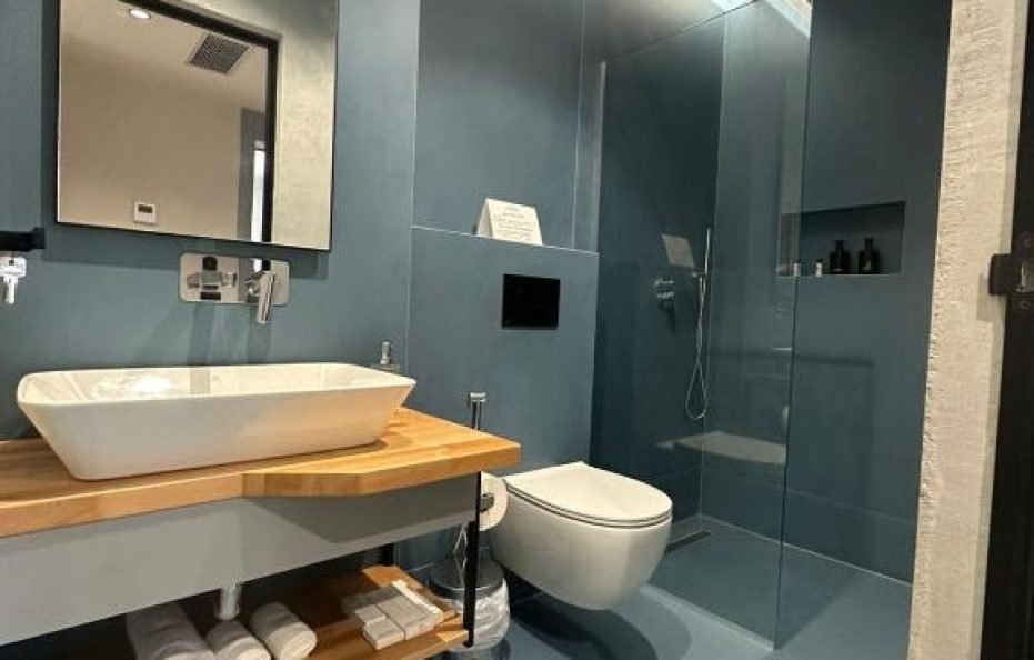 Deluxe Triple with balcony Pool View