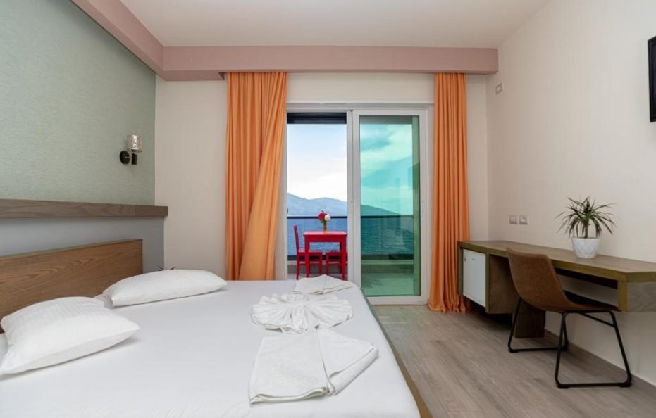 TRIPLE ROOM Sea View