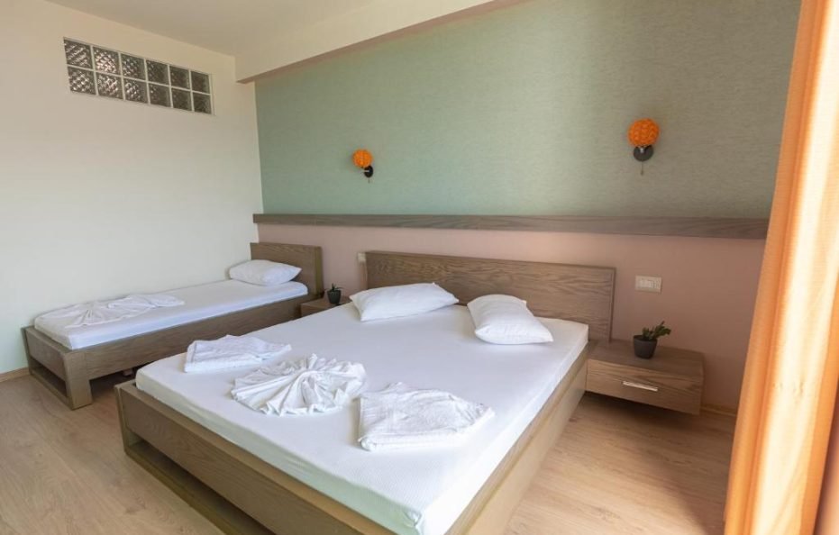 TRIPLE ROOM Sea View